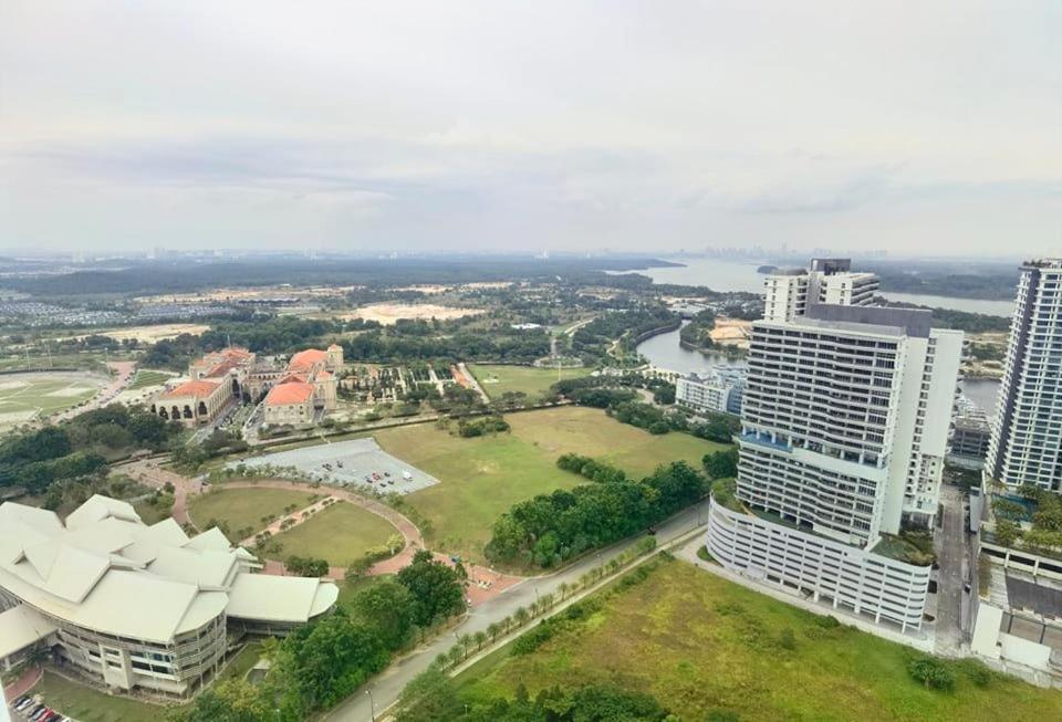 1519 Almas Seaview Sunrise Netflix By * Nusajaya (Iskandar Puteri)