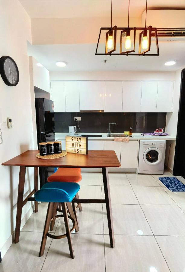 Apartment 1519 Almas Seaview Sunrise Netflix By