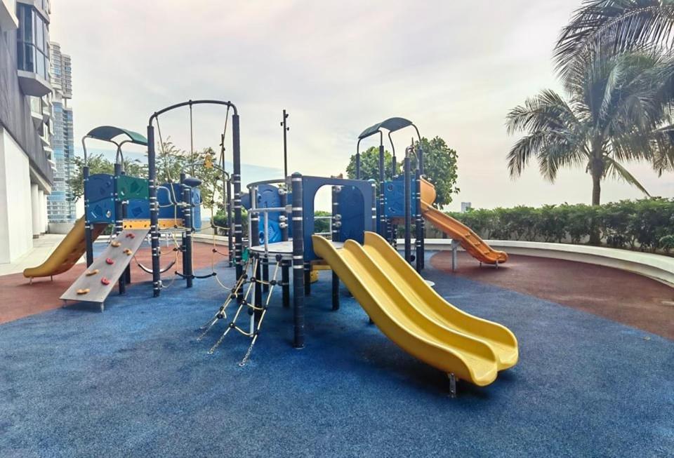 Apartment 1519 Almas Seaview Sunrise Netflix By