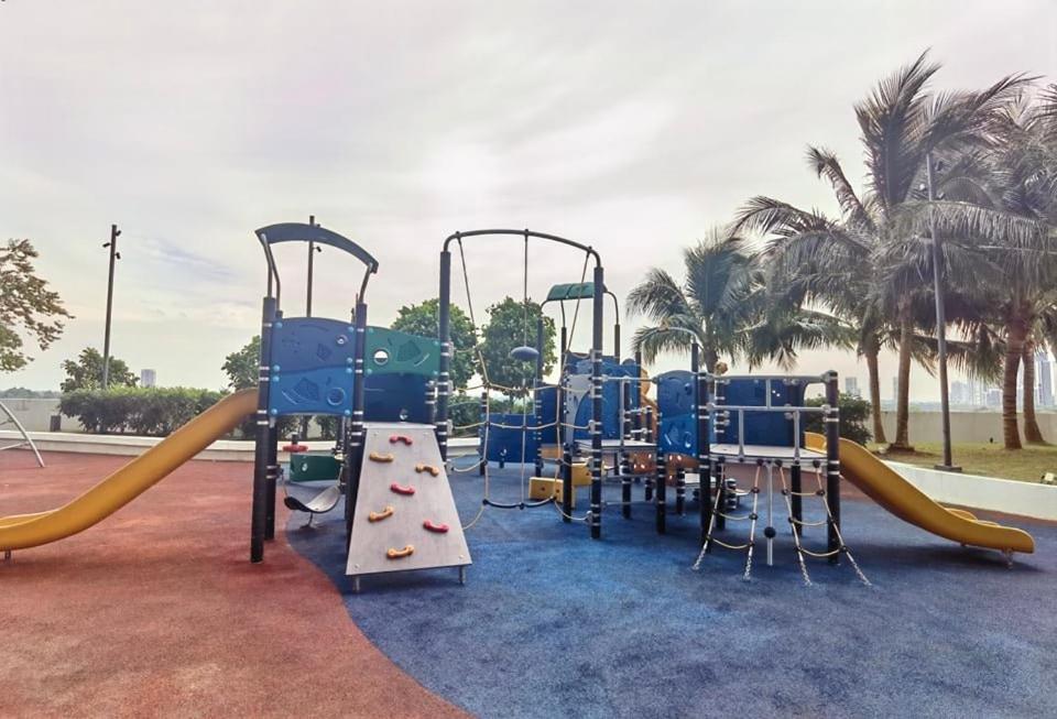 Apartment 1519 Almas Seaview Sunrise Netflix By *